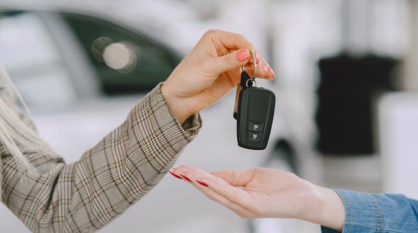 Creditele auto, mai scumpe decât par. Adrian Negrescu explică la ce trebuie să fii atent înainte să semnezi contractul
