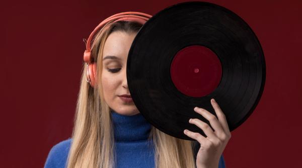 Viniluri pop și alternative care merită puse în colecție